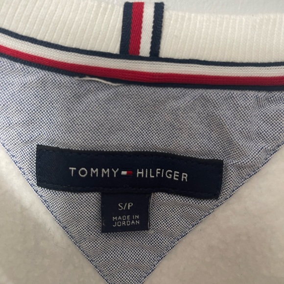 tommy hilfiger crewneck - Picture 3 of 3